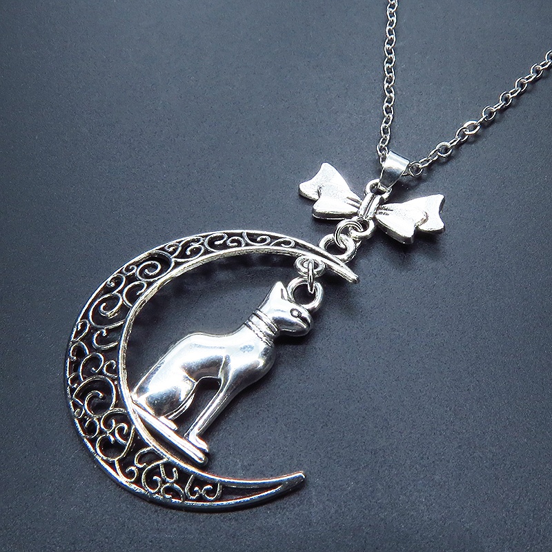 猫の神様 アンティークシルバーのバステト神と透かし三日月の大人可愛いネックレス ムーン リボン アジャスター付