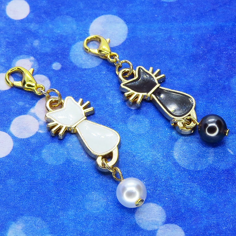 マスクチャーム 白猫 黒猫 エナメルモチーフとスワロフスキーパールをつなげたチャーム キーホルダー