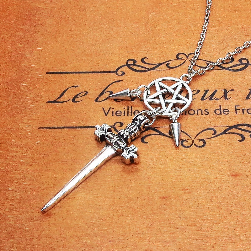 アンティークシルバー ソード(剣)とペンタグラム(五芒星)のネックレス スパイク アジャスター付