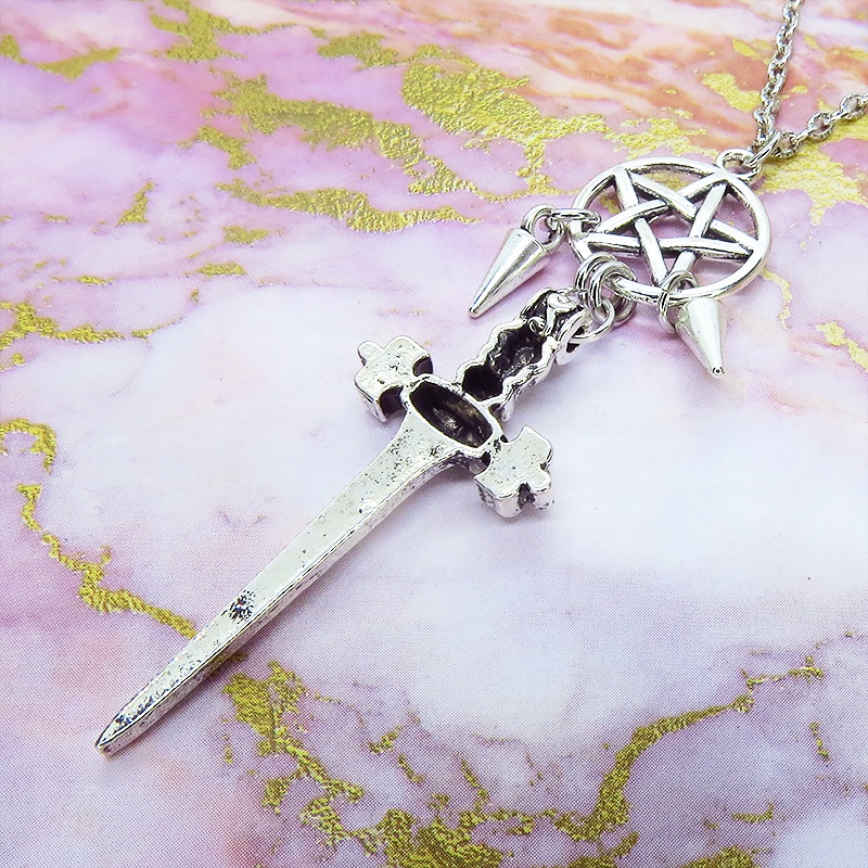 アンティークシルバー ソード(剣)とペンタグラム(五芒星)のネックレス スパイク アジャスター付