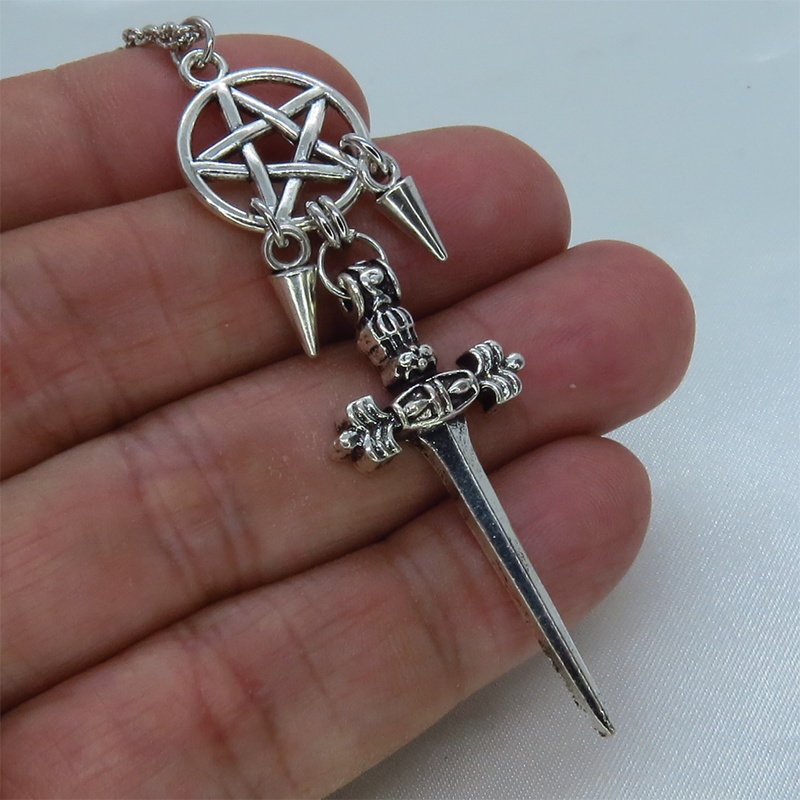 アンティークシルバー ソード(剣)とペンタグラム(五芒星)のネックレス スパイク アジャスター付