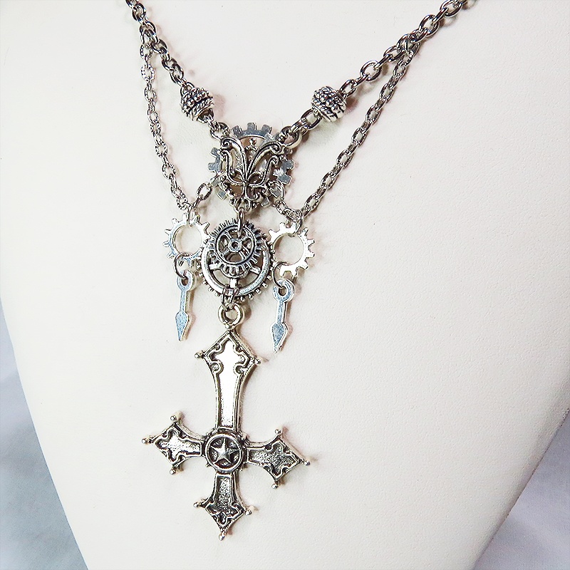 シルバーカラー ゴシック調逆十字ロザリオ(逆十字架)と歯車を組み合わせたネックレス スチームパンク クロス ペトロクロス アジャスター