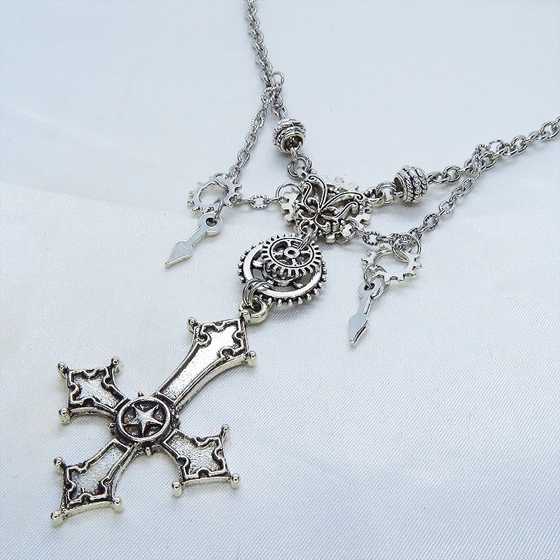 シルバーカラー ゴシック調逆十字ロザリオ(逆十字架)と歯車を組み合わせたネックレス スチームパンク クロス ペトロクロス アジャスター
