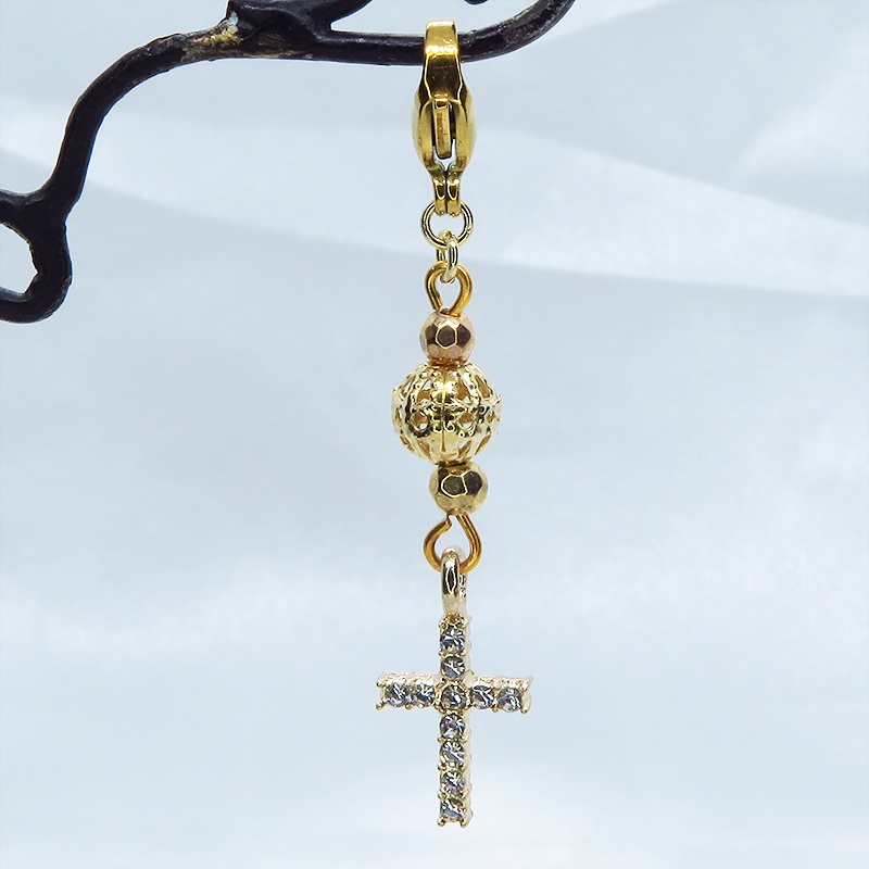 マスクチャーム ゴールドカラー ラインストーンのロザリオとメタルビーズを組み合わせたシンプルなチャーム
