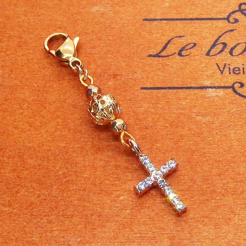 マスクチャーム ゴールドカラー ラインストーンのロザリオとメタルビーズを組み合わせたシンプルなチャーム