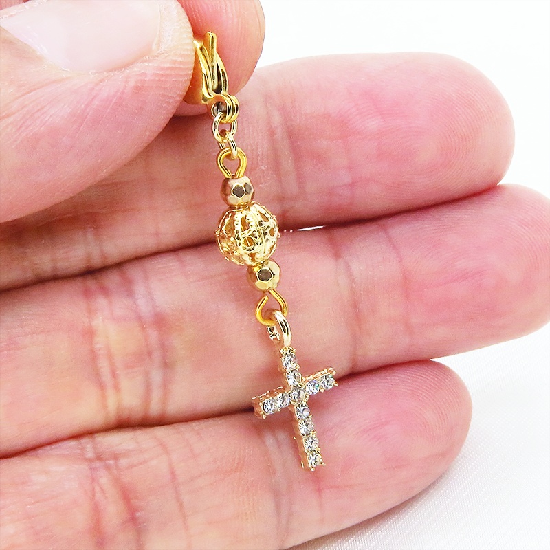 マスクチャーム ゴールドカラー ラインストーンのロザリオとメタルビーズを組み合わせたシンプルなチャーム