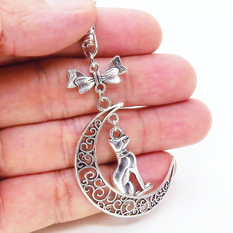 猫の神様 アンティークシルバーのバステト神と透かし三日月の大人可愛いキーホルダー ムーン リボン