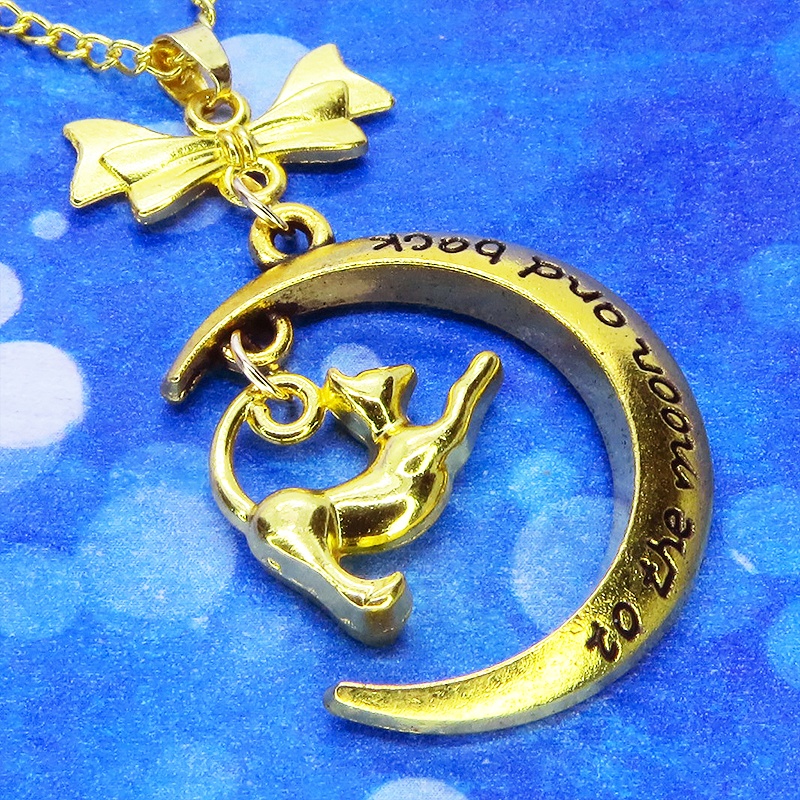 ゴールドカラー のび猫と三日月を組み合わせたペンダント・ネックレス リボン 長さ・SV925変更可 アジャスター追加可