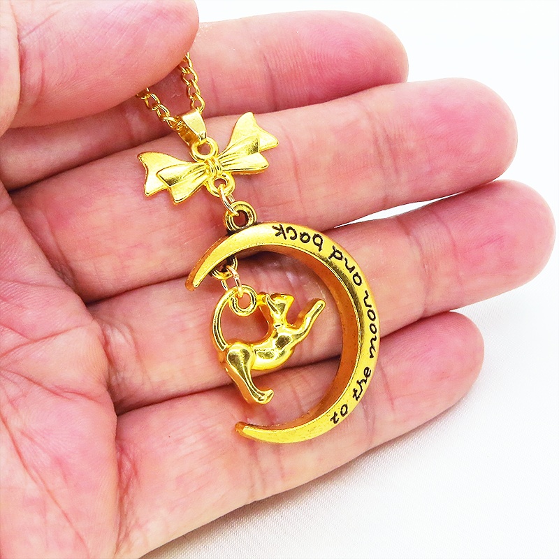 ゴールドカラー のび猫と三日月を組み合わせたペンダント・ネックレス リボン 長さ・SV925変更可 アジャスター追加可