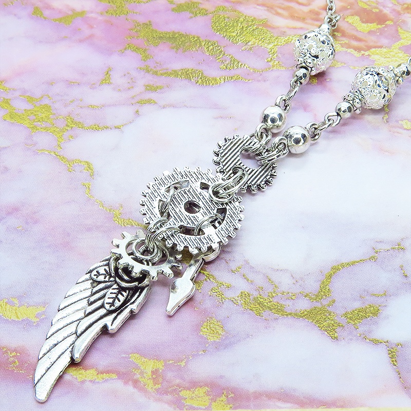 アンティークシルバー 翼と歯車を組合せたスチームパンク風ネックレス ロングチェーン 羽 フェザー ハート 時計の針