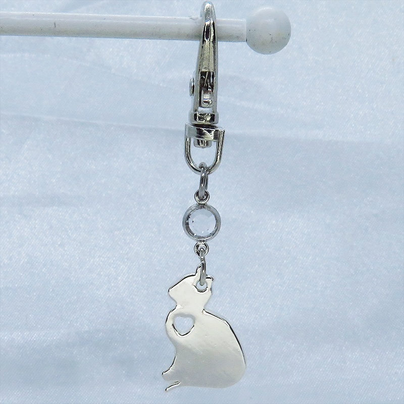 シルバーカラー 猫シルエットモチーフとラインストーンのキーホルダー バッグチャーム シンプル クリア
