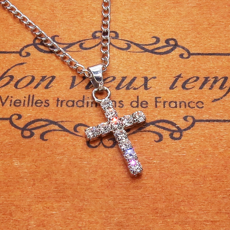 ラインストーンを使ったクロス(十字架)のコンパクトなネックレス ワンポイント 長さ変更可 SV925変更可 アジャスター追加可