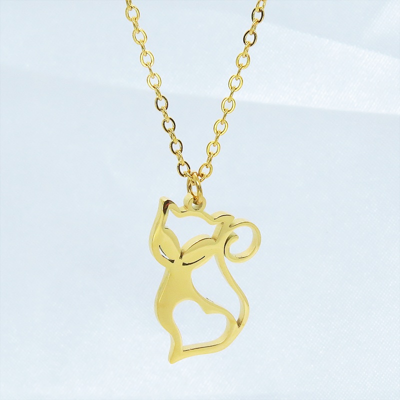 ステンレス製 ゴールドカラー 柔らかい曲線の可愛い猫モチーフのネックレス ダイカット ハート アジャスター追加可