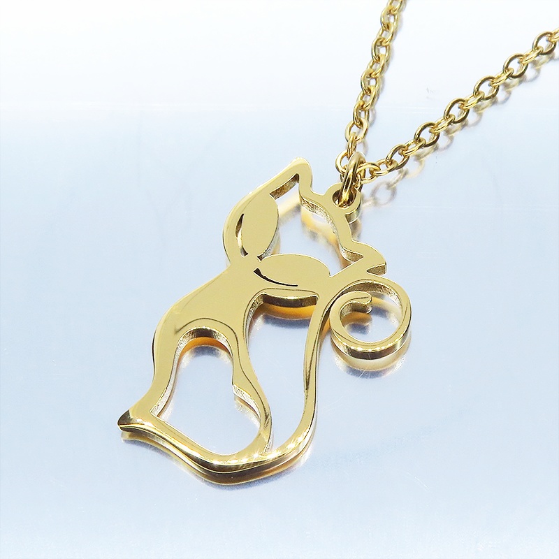 ステンレス製 ゴールドカラー 柔らかい曲線の可愛い猫モチーフのネックレス ダイカット ハート アジャスター追加可