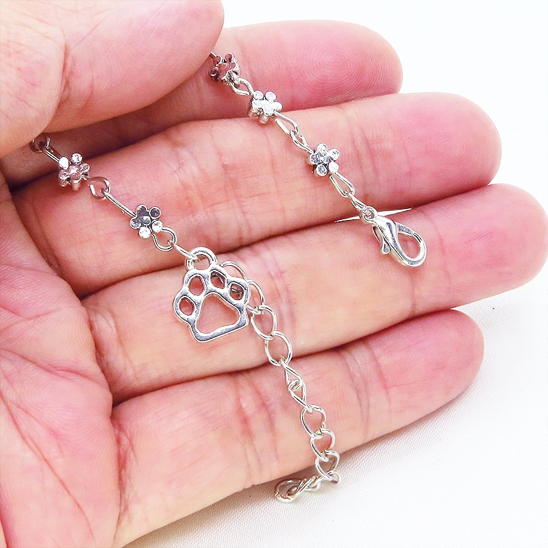 小さな可愛い花柄モチーフのチェーンと肉球のチャームのシルバーカラーブレスレット 猫 犬 アジャスター付