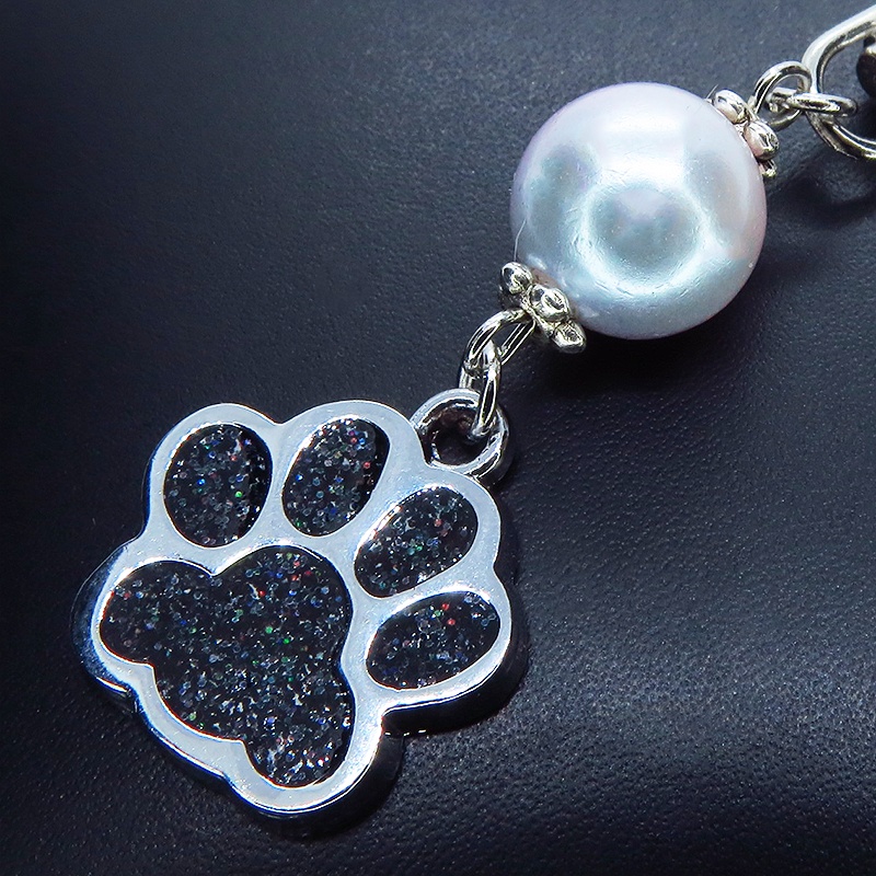 肉球とグラデーションビーズを組合せた可愛いチャームのキーホルダー バッグチャーム 猫 犬