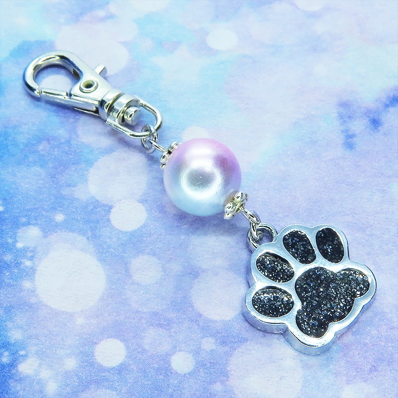 肉球とグラデーションビーズを組合せた可愛いチャームのキーホルダー バッグチャーム 猫 犬