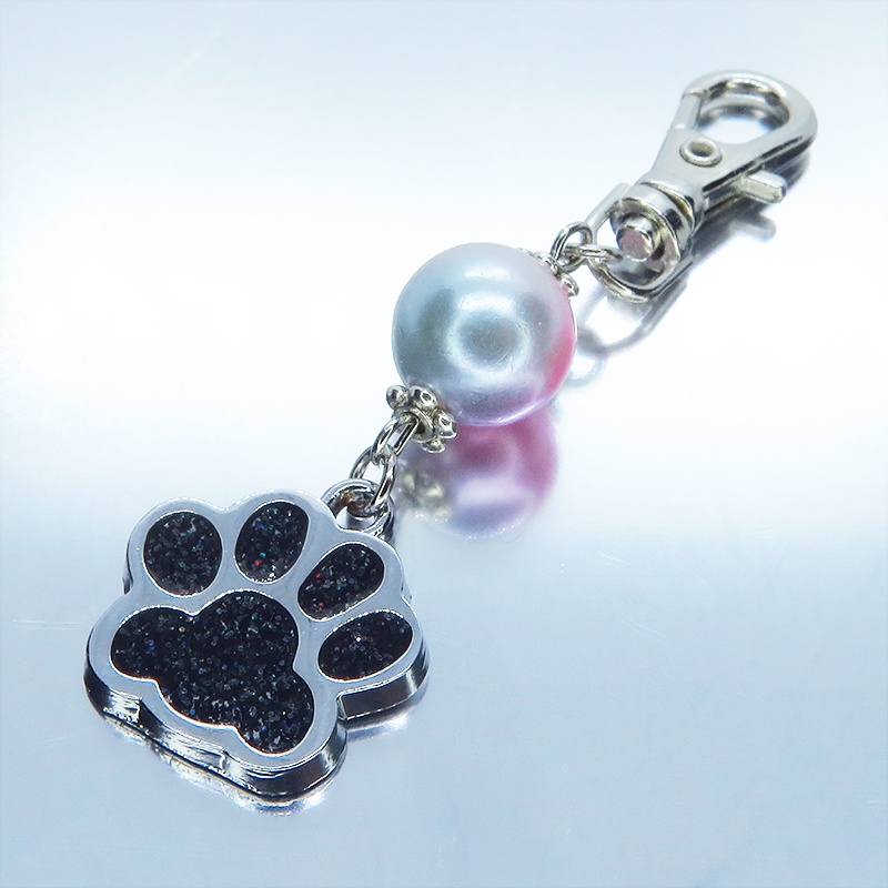 肉球とグラデーションビーズを組合せた可愛いチャームのキーホルダー バッグチャーム 猫 犬