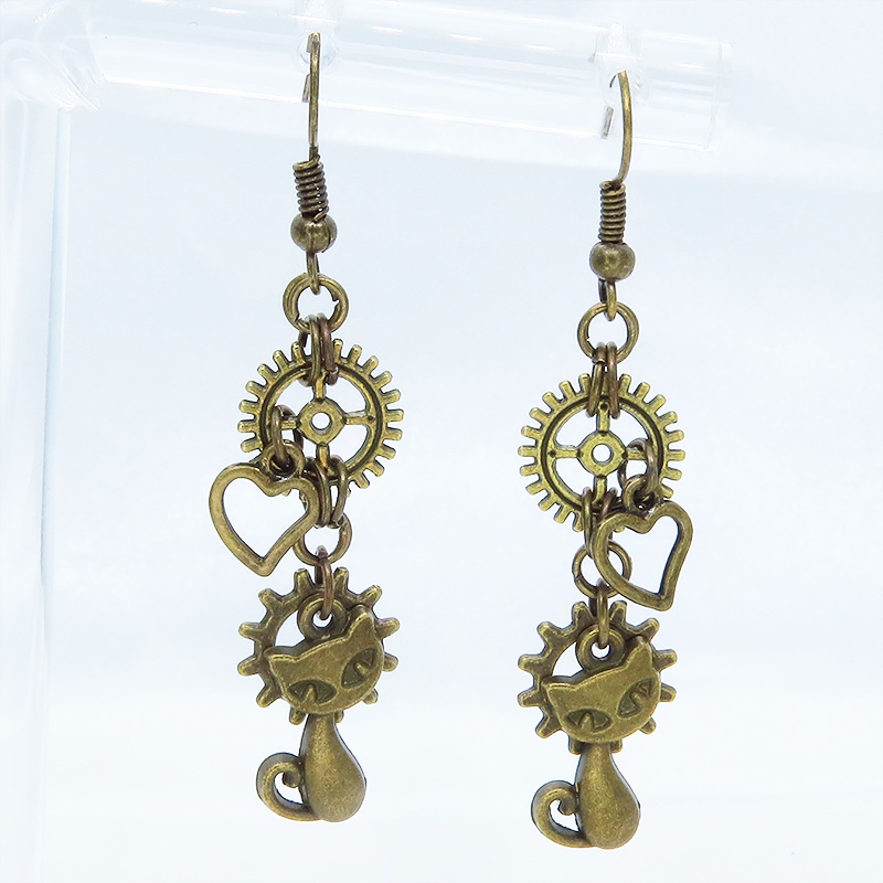 アンティークゴールド 猫と異なる歯車を組合せたスチームパンク風ピアス オープンハート