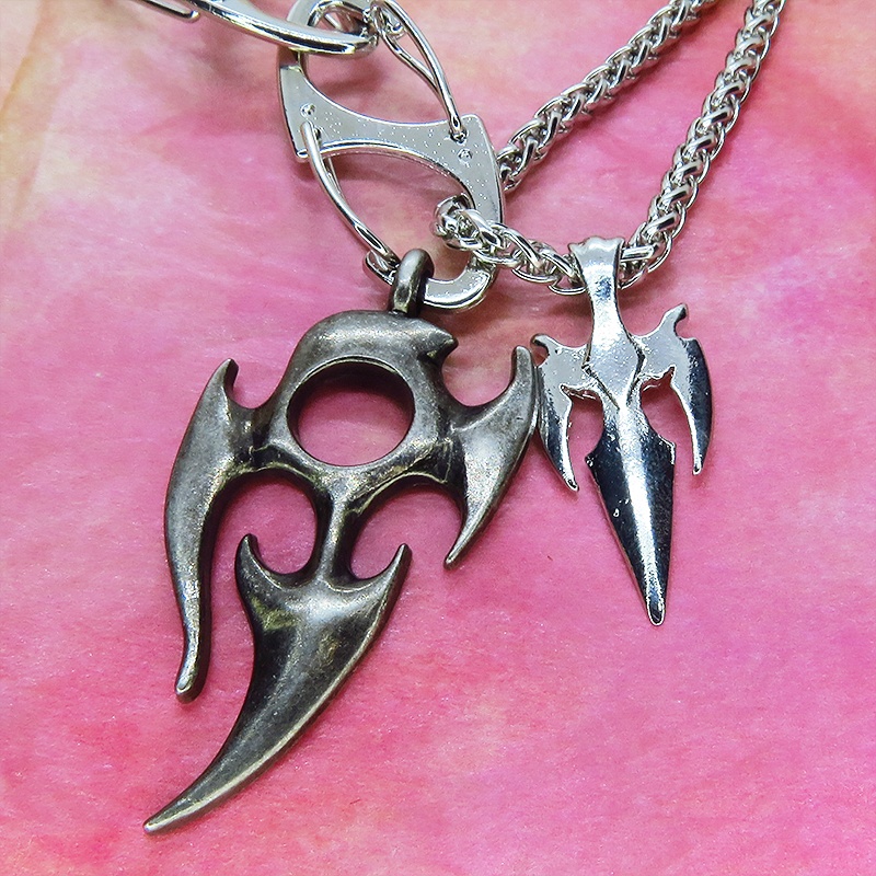 炎のモチーフとS字カラビナとチタン鋼チェーンのネックレス 自由自在 パンク ロック ダブルモチーフ S字フック 7連
