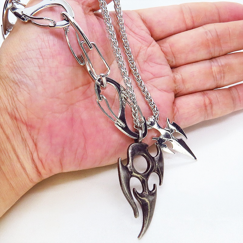炎のモチーフとS字カラビナとチタン鋼チェーンのネックレス 自由自在 パンク ロック ダブルモチーフ S字フック 7連