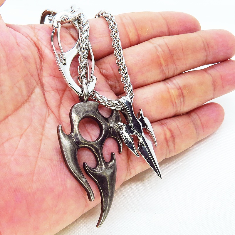 炎のモチーフとS字カラビナとチタン鋼チェーンのネックレス 自由自在 パンク ロック ダブルモチーフ S字フック 7連
