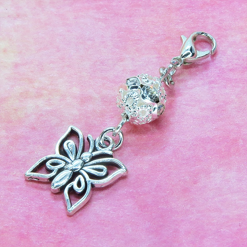 マスクチャーム シルバーカラー 蝶とメタルビーズを組合せた可愛いチャーム 蝶々バタフライ ラインストーン