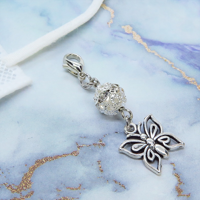 マスクチャーム シルバーカラー 蝶とメタルビーズを組合せた可愛いチャーム 蝶々バタフライ ラインストーン