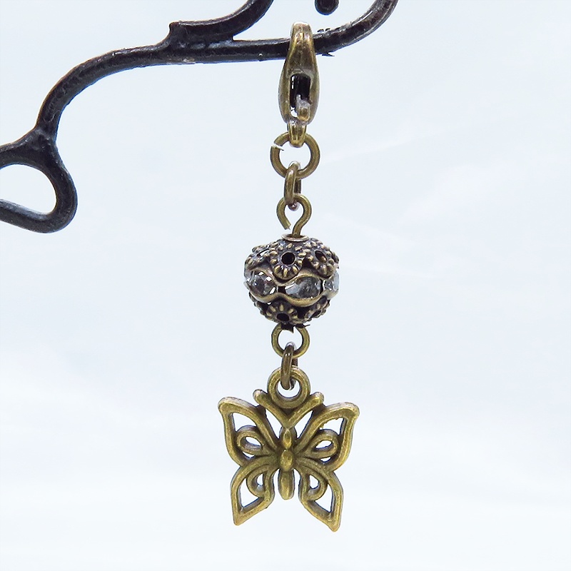 マスクチャーム アンティークゴールド 蝶とメタルビーズを組合せた可愛いチャーム 蝶々バタフライ ラインストーン