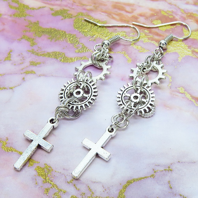 アンティークシルバー ロザリオ(十字架)と歯車を組合せたピアス スチームパンク風 コンパクト