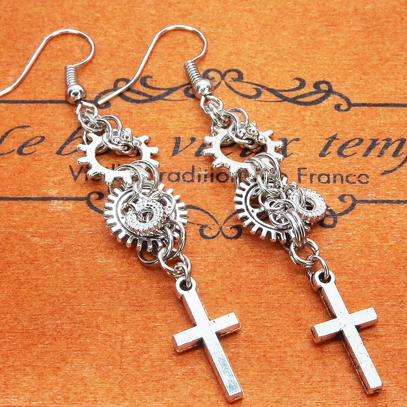 アンティークシルバー ロザリオ(十字架)と歯車を組合せたピアス スチームパンク風 コンパクト