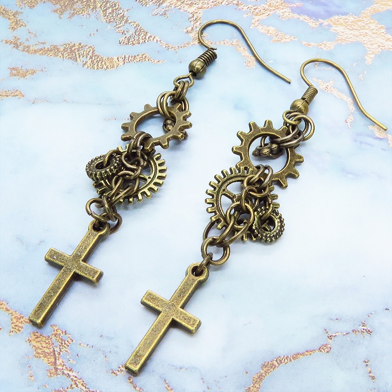 アンティークゴールド ロザリオ(十字架)と歯車を組合せたピアス スチームパンク風 コンパクト