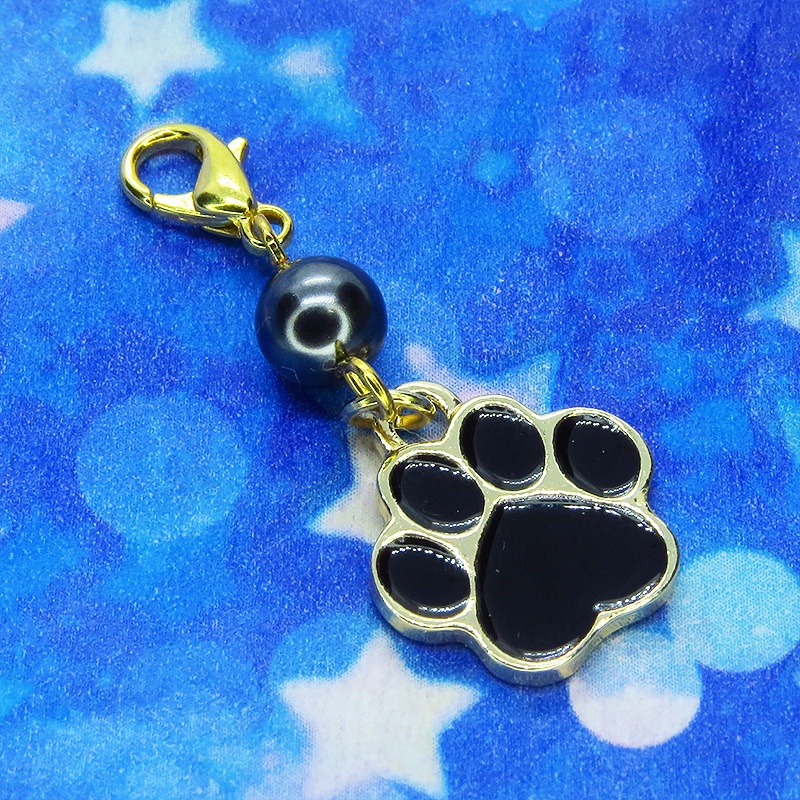 マスクチャーム 黒い肉球とスワロフスキーパール(ブラック)を組合せたチャーム エナメル 猫 犬 キーホルダー