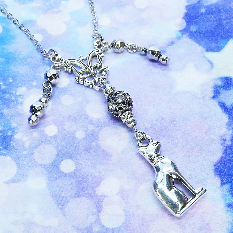 バステト 猫の女神 シルバーカラー オリエンタル調メタルビーズをつり下げたネックレス 古代エジプト 長さ変更可