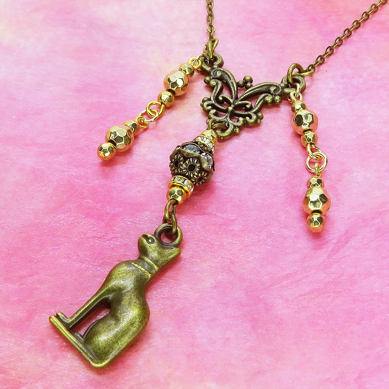 バステト 猫の女神 アンティークゴールド オリエンタル調メタルビーズをつり下げたネックレス 古代エジプト 長さ変更可