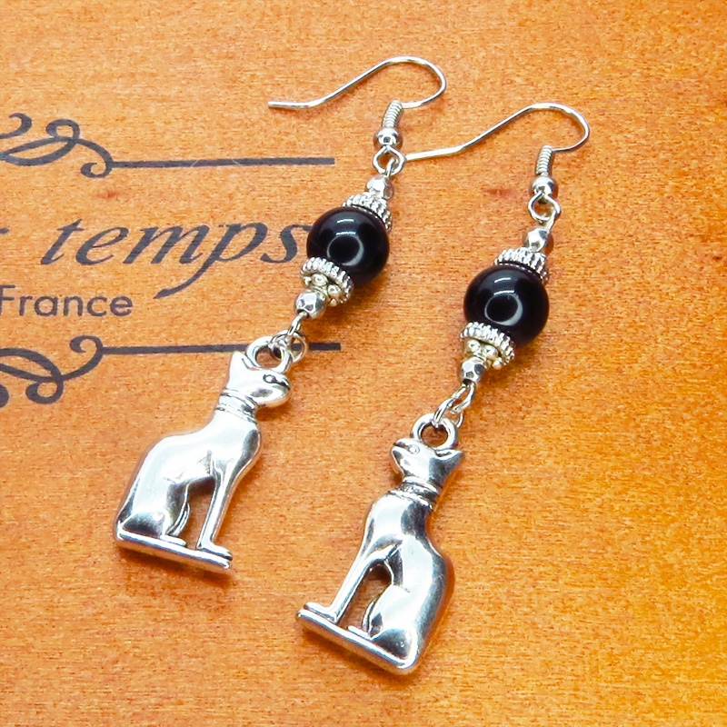 バステト 猫の女神 アンティークシルバー オニキスと組合せたオリエンタル調ピアス 古代エジプト サージカル可