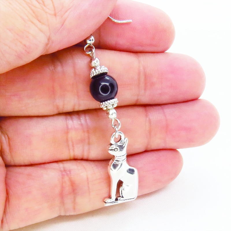 バステト 猫の女神 アンティークシルバー オニキスと組合せたオリエンタル調ピアス 古代エジプト サージカル可