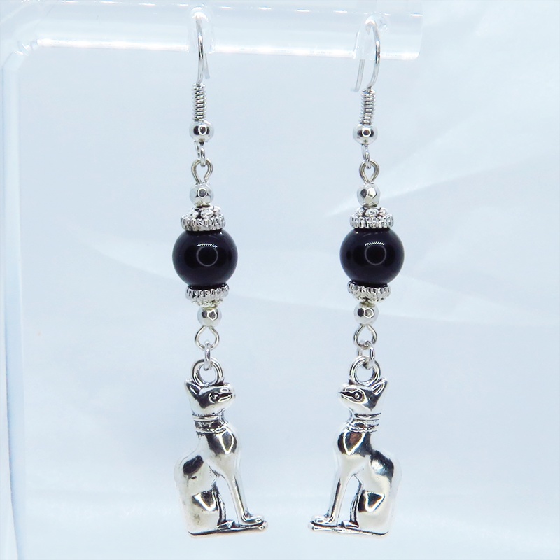 バステト 猫の女神 アンティークシルバー オニキスと組合せたオリエンタル調ピアス 古代エジプト サージカル可