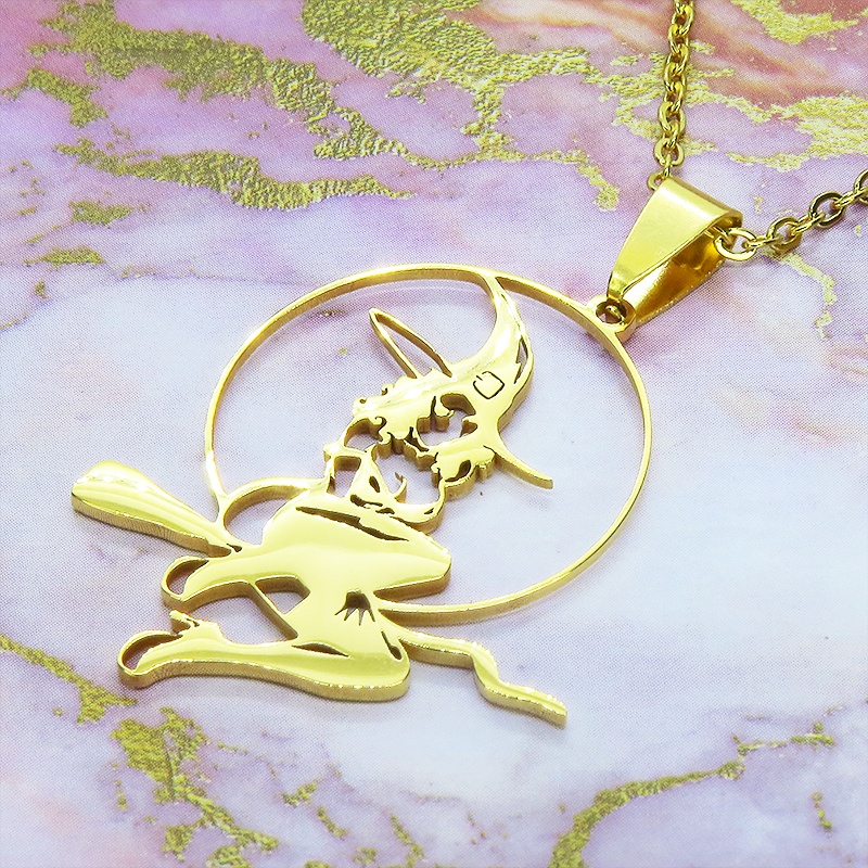ステンレス製ゴールドカラーのホウキにまたがる魔女のペンダントネックレス ウィッチ ムーン アジャスター追加可