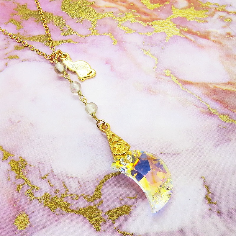 14KGF ゴールドフィルド 猫シルエットモチーフネックレス 大粒の三日月型スワロフスキーと3連レモンクオーツ