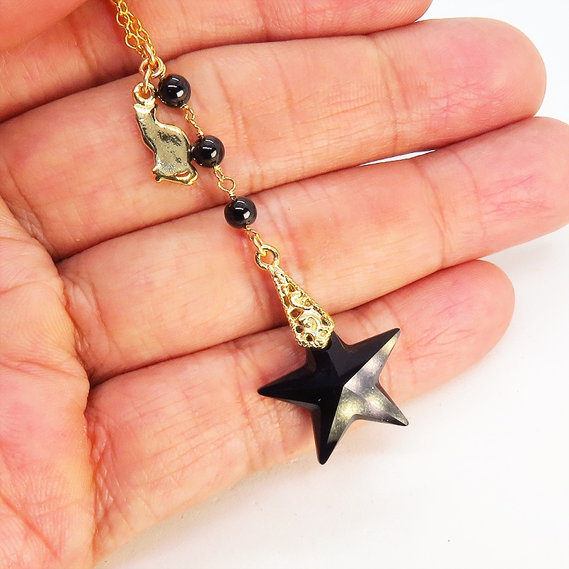14KGF 猫モチーフのネックレス 大粒星型ジェットと3連オニキス 猫アクセサリー ブラックオニキス 黒琥珀 漆黒の宝石