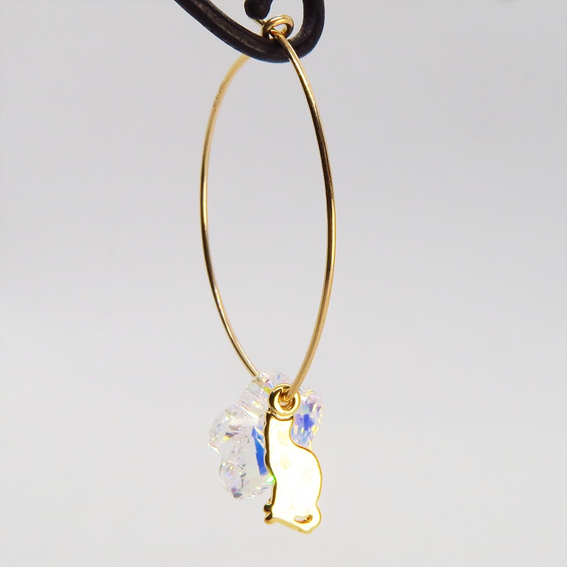 14KGF 猫モチーフのフープピアス 大粒花びらのスワロフスキー ゴールドフィルド