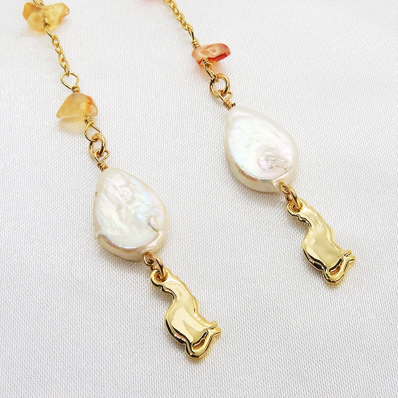 14KGF シンプルで可愛い猫シルエットモチーフのロングチェーンピアス カーネリアン 淡水パール ティアドロップ