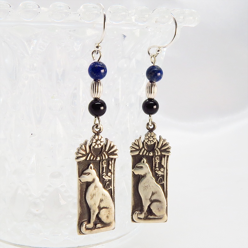 プレート タグ フックピアス 猫の女神バステト 古代エジプト シルバー925 ラピスラズリ オニキス