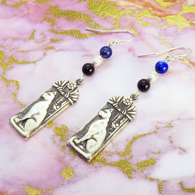 プレート タグ フックピアス 猫の女神バステト 古代エジプト シルバー925 ラピスラズリ オニキス