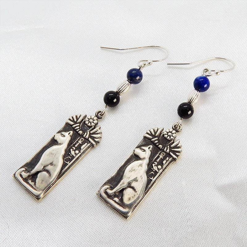 プレート タグ フックピアス 猫の女神バステト 古代エジプト シルバー925 ラピスラズリ オニキス