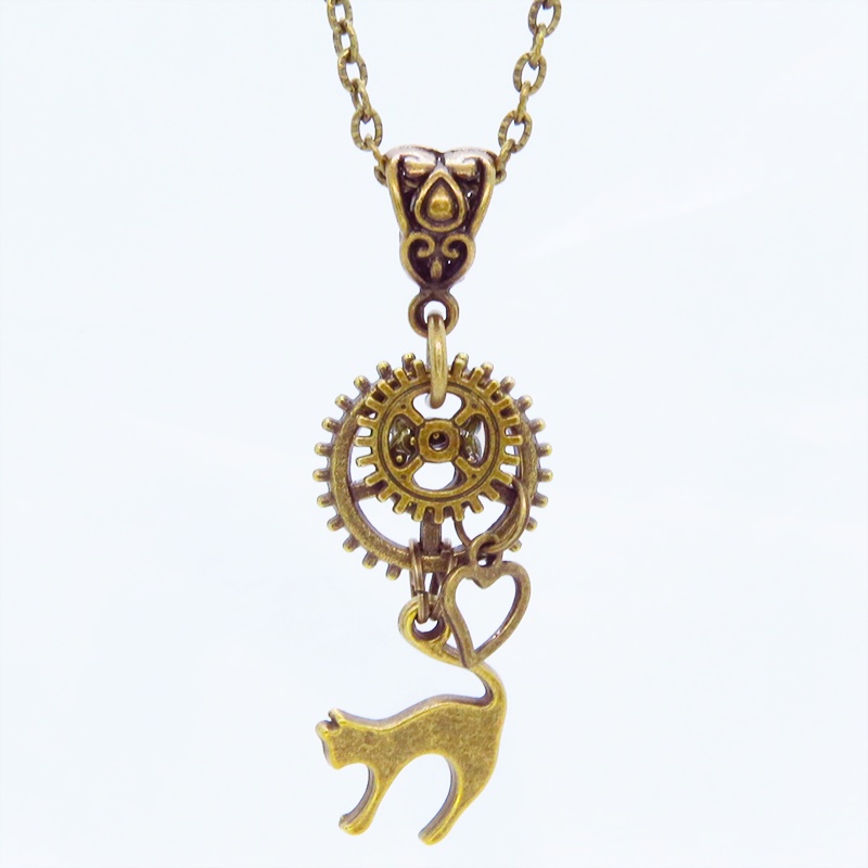 アンティークゴールド 跳ね猫と大小異なる歯車を組合せたスチームパンク風ネックレス コンパクト オープンハート