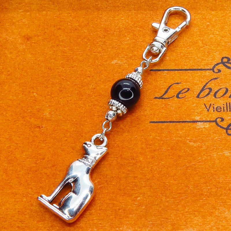 バステト 猫の女神 アンティークシルバー オニキスと組合せたオリエンタル調キーホルダー バッグチャーム