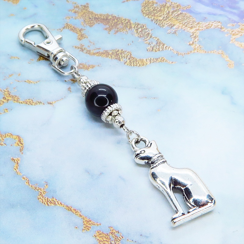 バステト 猫の女神 アンティークシルバー オニキスと組合せたオリエンタル調キーホルダー バッグチャーム