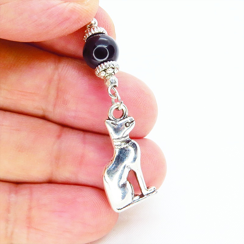 バステト 猫の女神 アンティークシルバー オニキスと組合せたオリエンタル調キーホルダー バッグチャーム